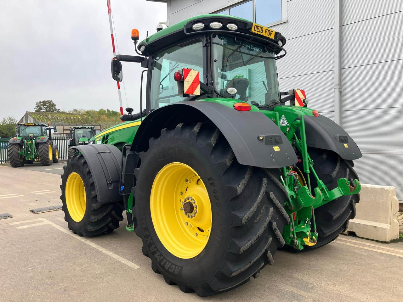 John Deere 8400R - Трактор: снимка 3 John Deere 8400R - Трактор: снимка 3