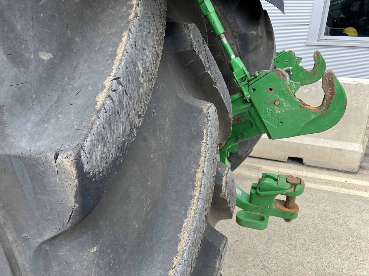 Трактор John Deere 8R 370: снимка 13