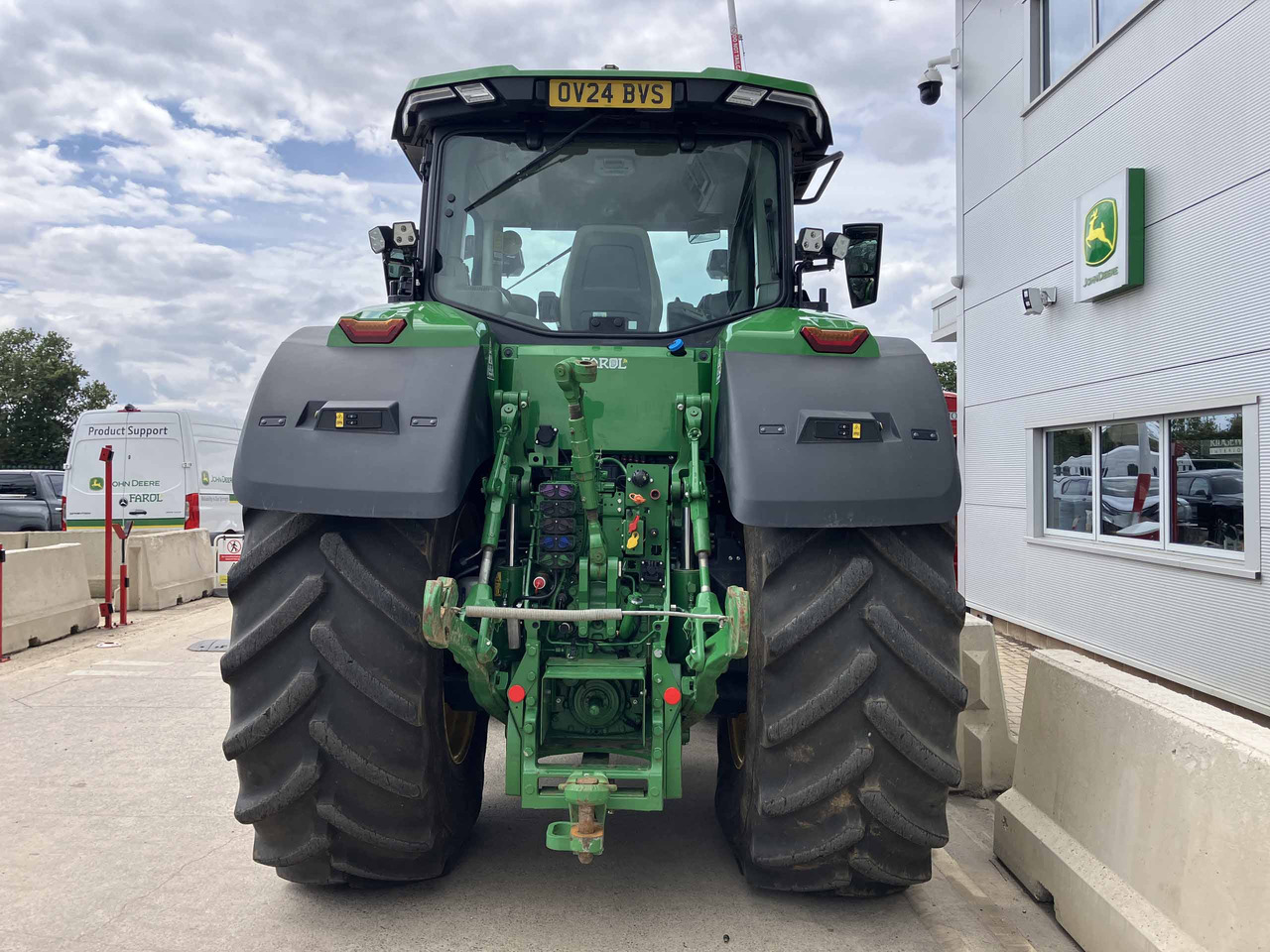 John Deere 8R 370 - Трактор: снимка 4 John Deere 8R 370 - Трактор: снимка 4