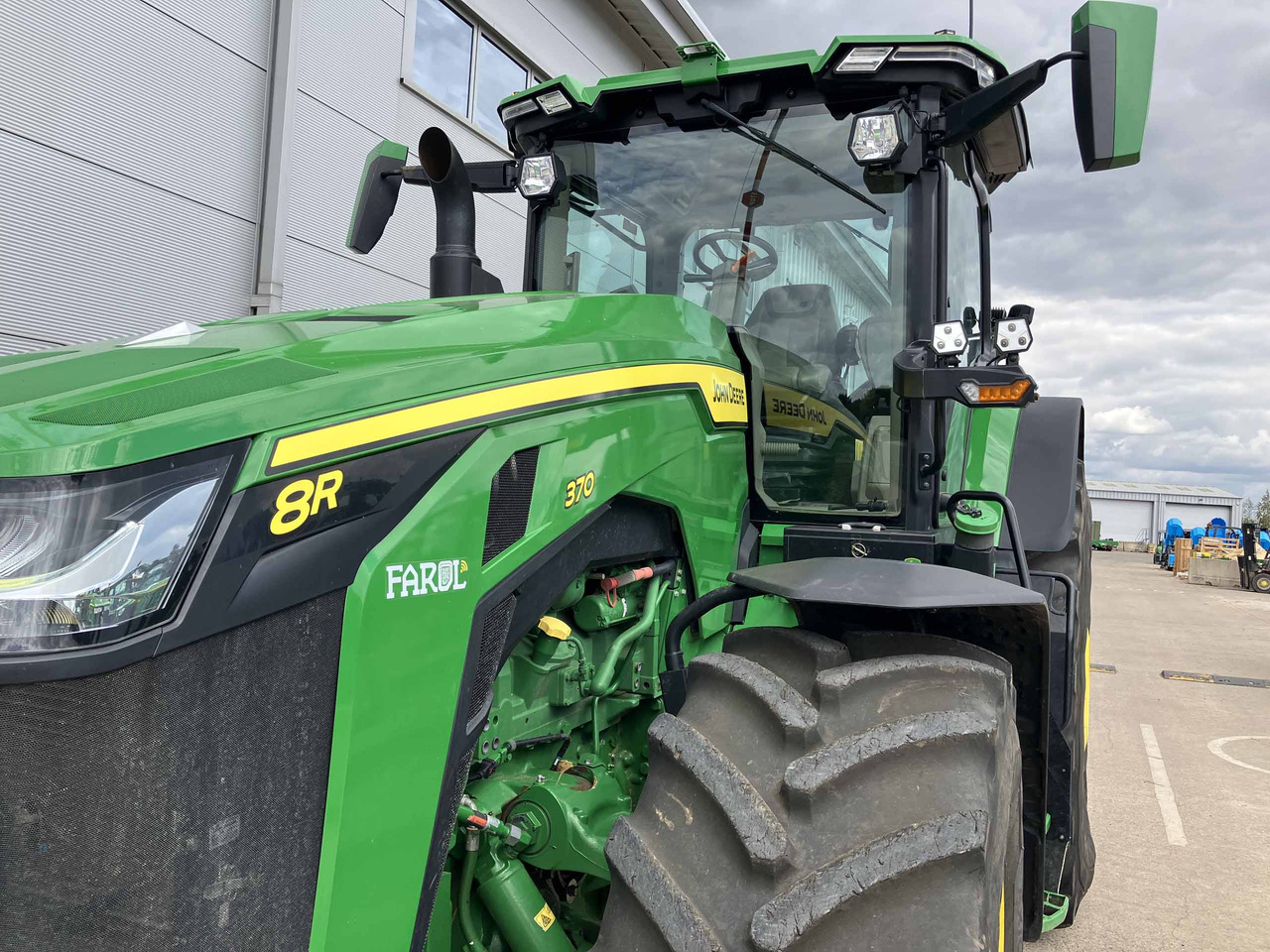 Трактор John Deere 8R 370: снимка 8