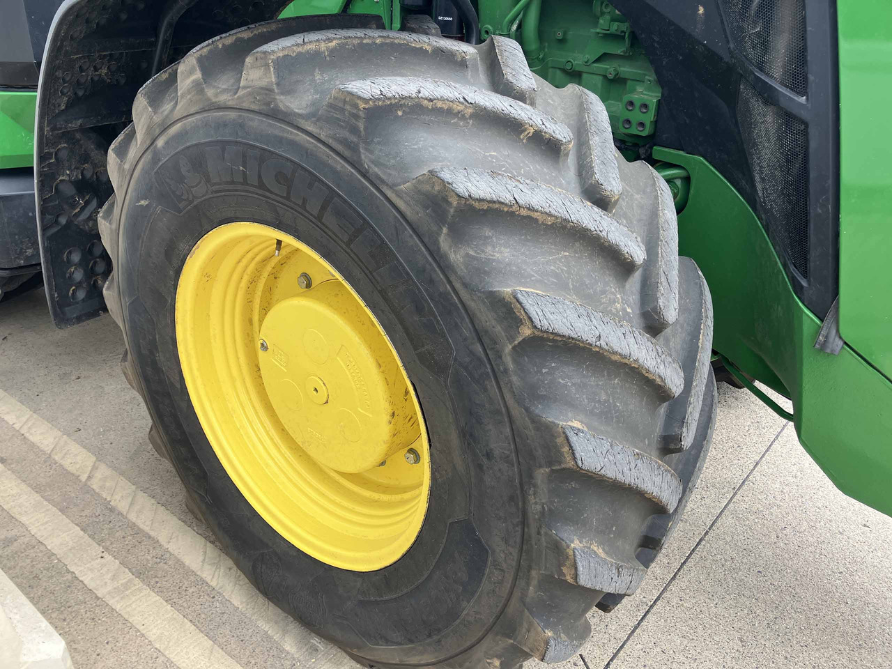 Трактор John Deere 8R 370: снимка 17