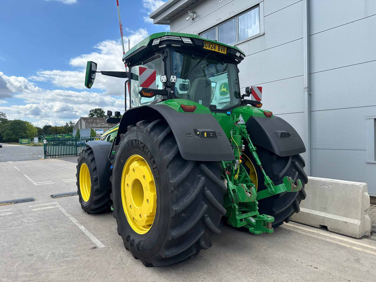 John Deere 8R 410 - Трактор: снимка 3 John Deere 8R 410 - Трактор: снимка 3