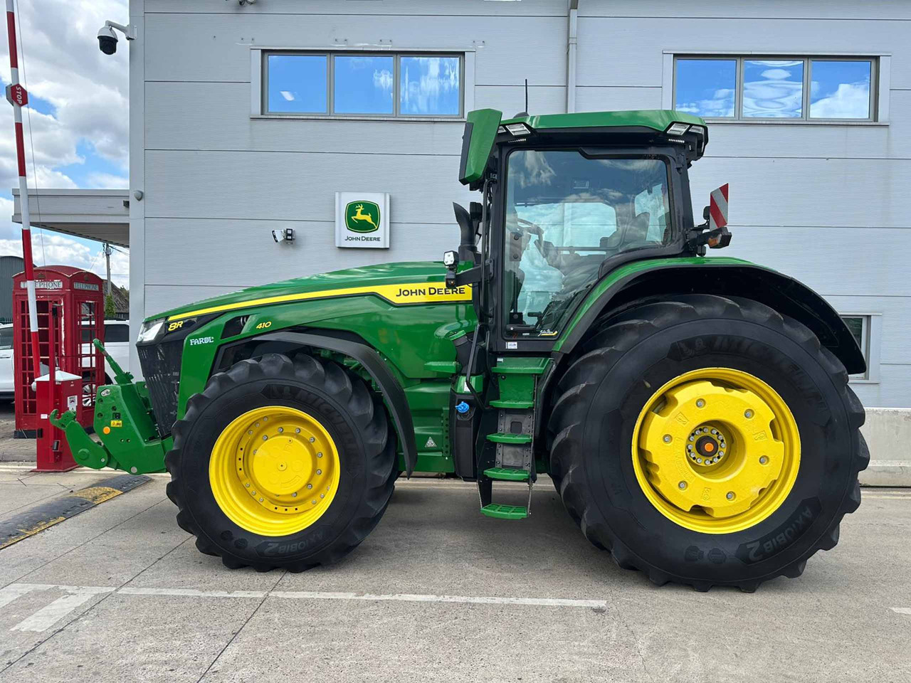 John Deere 8R 410 - Трактор: снимка 4 John Deere 8R 410 - Трактор: снимка 4