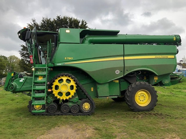 John Deere S780 - Зърнокомбайн: снимка 1 John Deere S780 - Зърнокомбайн: снимка 1