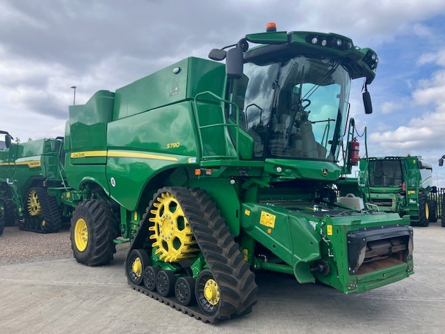 John Deere S790 - Зърнокомбайн: снимка 2 John Deere S790 - Зърнокомбайн: снимка 2