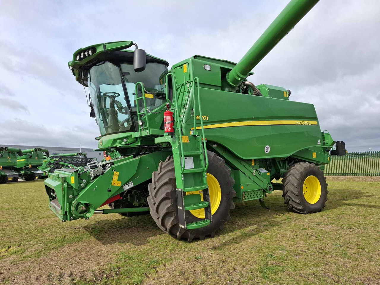 John Deere T670 - Зърнокомбайн: снимка 2 John Deere T670 - Зърнокомбайн: снимка 2