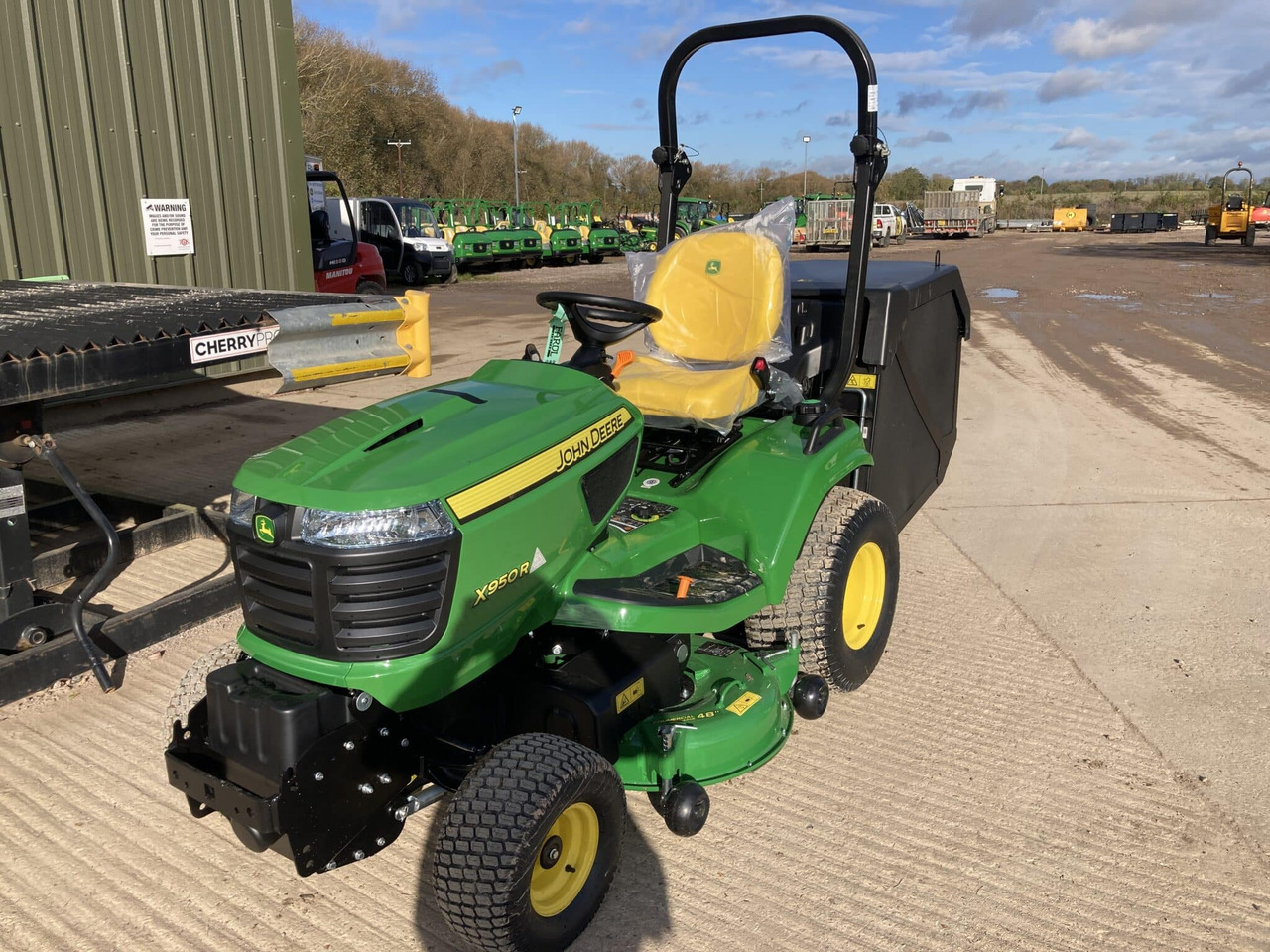 John Deere X950R ride on mower - Косачка за трева: снимка 1 John Deere X950R ride on mower - Косачка за трева: снимка 1