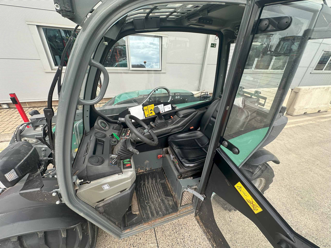 Kramer KT144 - Телескопичен товарач: снимка 2 Kramer KT144 - Телескопичен товарач: снимка 2