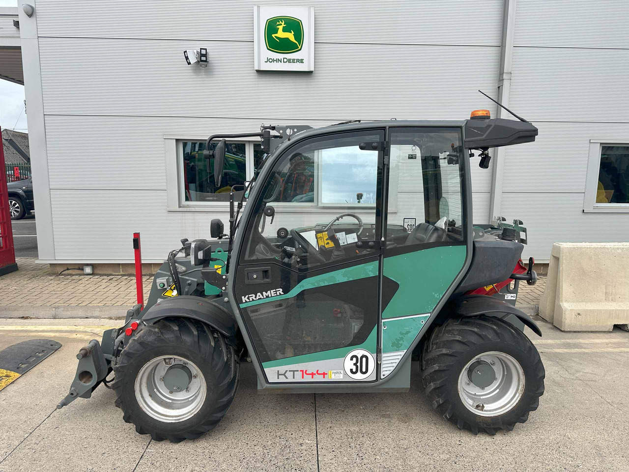 Kramer KT144 - Телескопичен товарач: снимка 3 Kramer KT144 - Телескопичен товарач: снимка 3