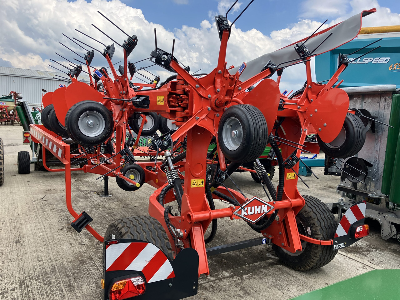 Kuhn GF13003 - Машина за сено и фураж: снимка 4 Kuhn GF13003 - Машина за сено и фураж: снимка 4