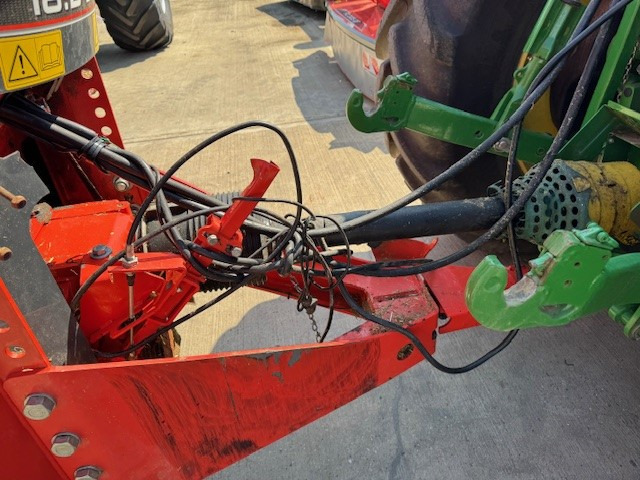 Kuhn Profile 18.2DS - Миксер-вагон: снимка 3 Kuhn Profile 18.2DS - Миксер-вагон: снимка 3