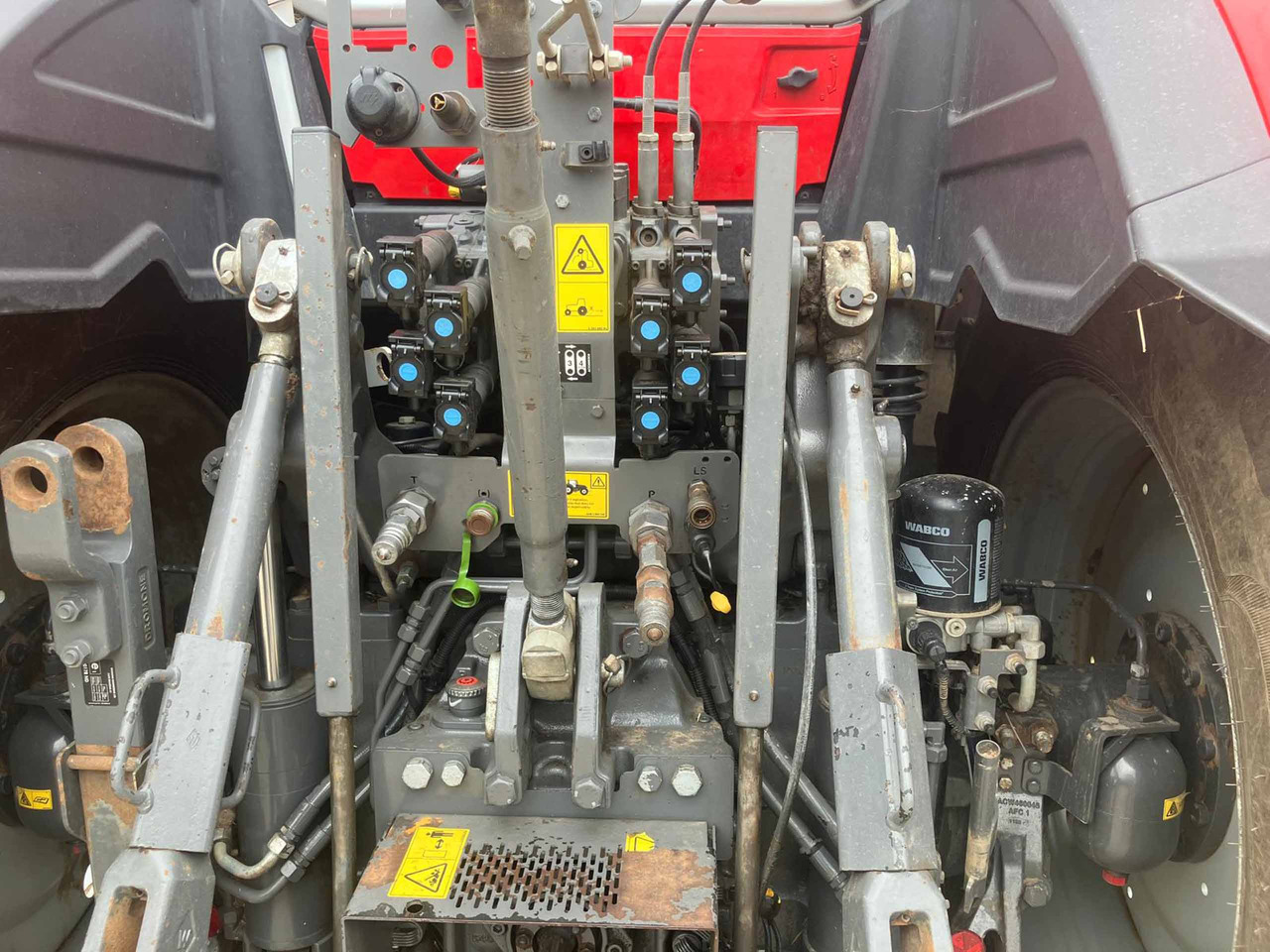 Massey Ferguson 8S.245 - Трактор: снимка 3 Massey Ferguson 8S.245 - Трактор: снимка 3
