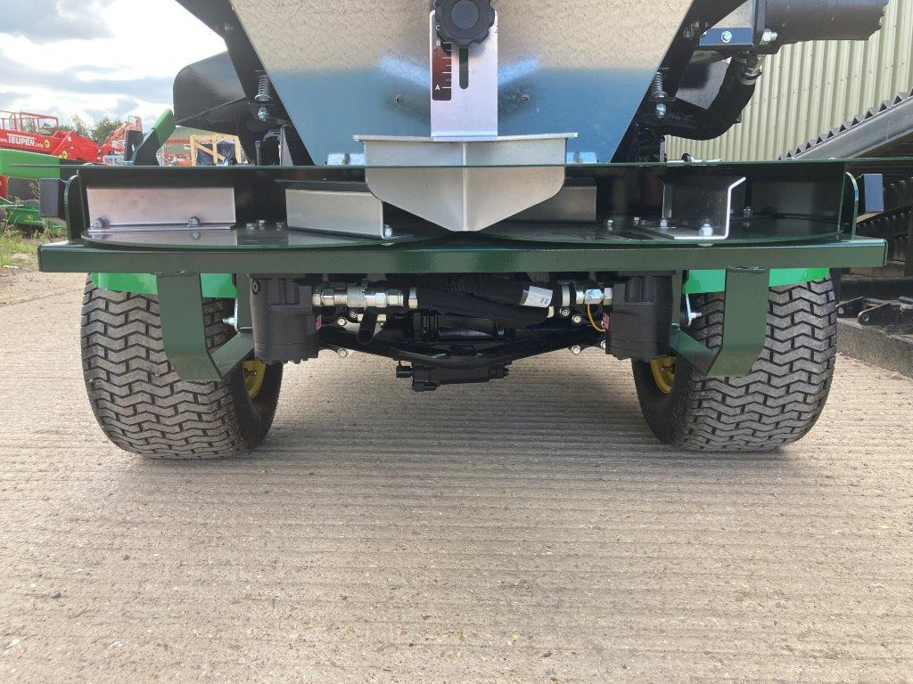 Turfco 1550 mounted top dresser - Градинска техника: снимка 3 Turfco 1550 mounted top dresser - Градинска техника: снимка 3