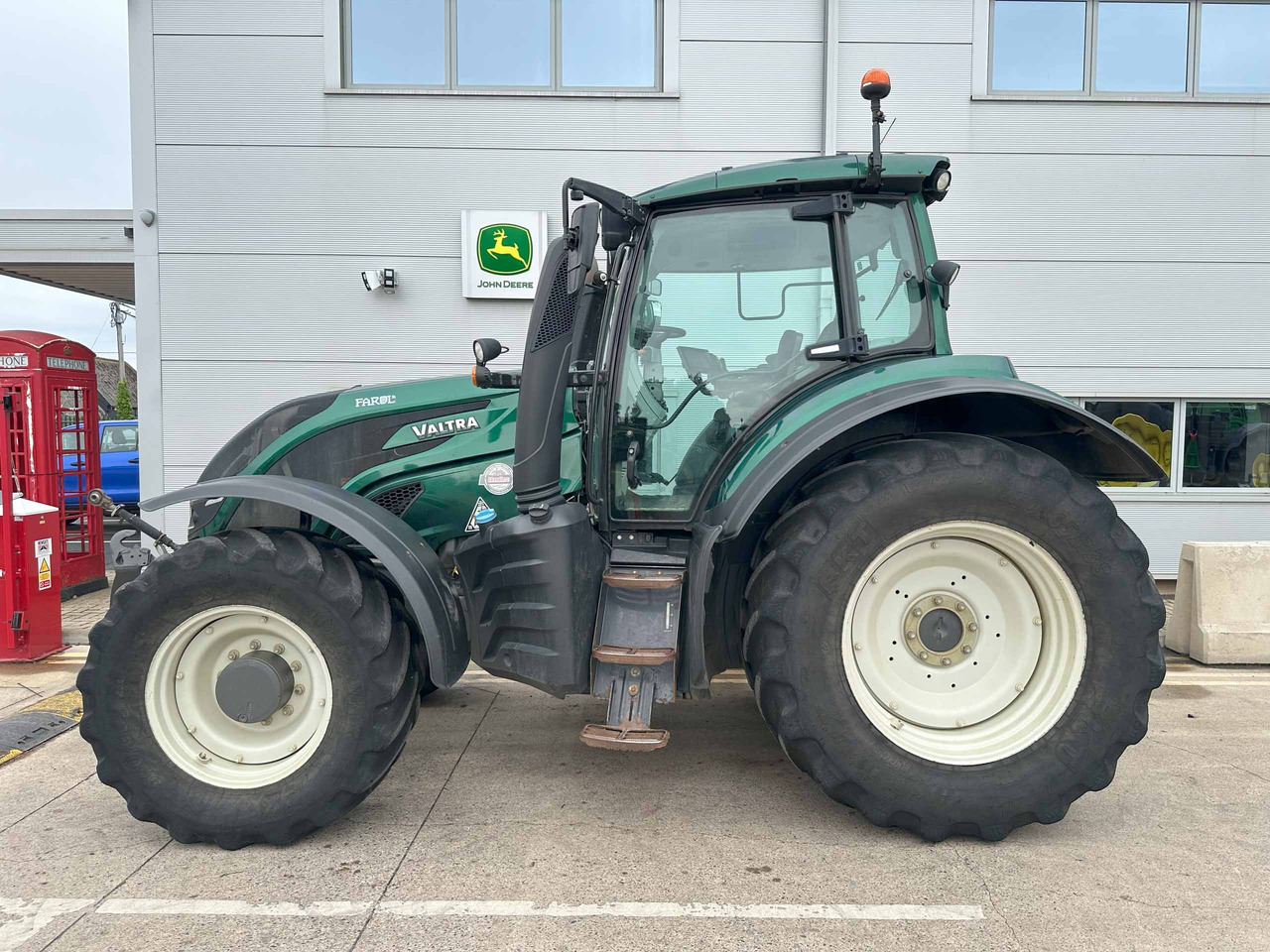 Valtra T174EV - Трактор: снимка 2 Valtra T174EV - Трактор: снимка 2