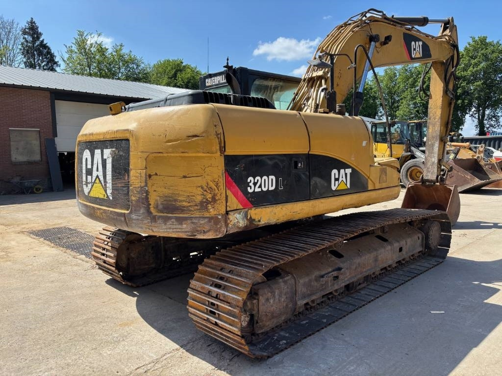 CAT 320 D L - Верижен багер: снимка 3 CAT 320 D L - Верижен багер: снимка 3