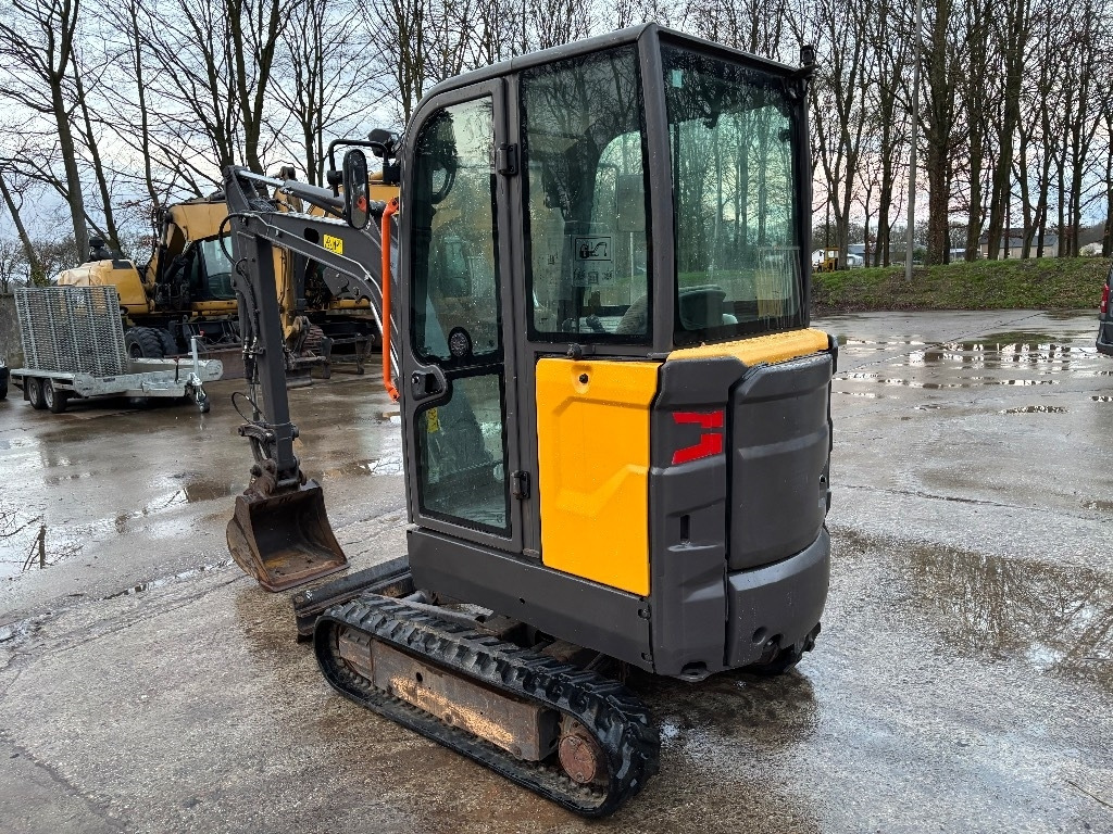 Volvo EC 20 E - Мини багер: снимка 3 Volvo EC 20 E - Мини багер: снимка 3