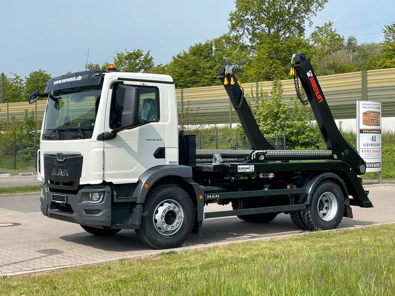 MAN TGM 18.320 4x2 Euro 6e Hiab Multilift Futura 12 - Самосвал камион, Камион с кран: снимка 2 MAN TGM 18.320 4x2 Euro 6e Hiab Multilift Futura 12 - Самосвал камион, Камион с кран: снимка 2