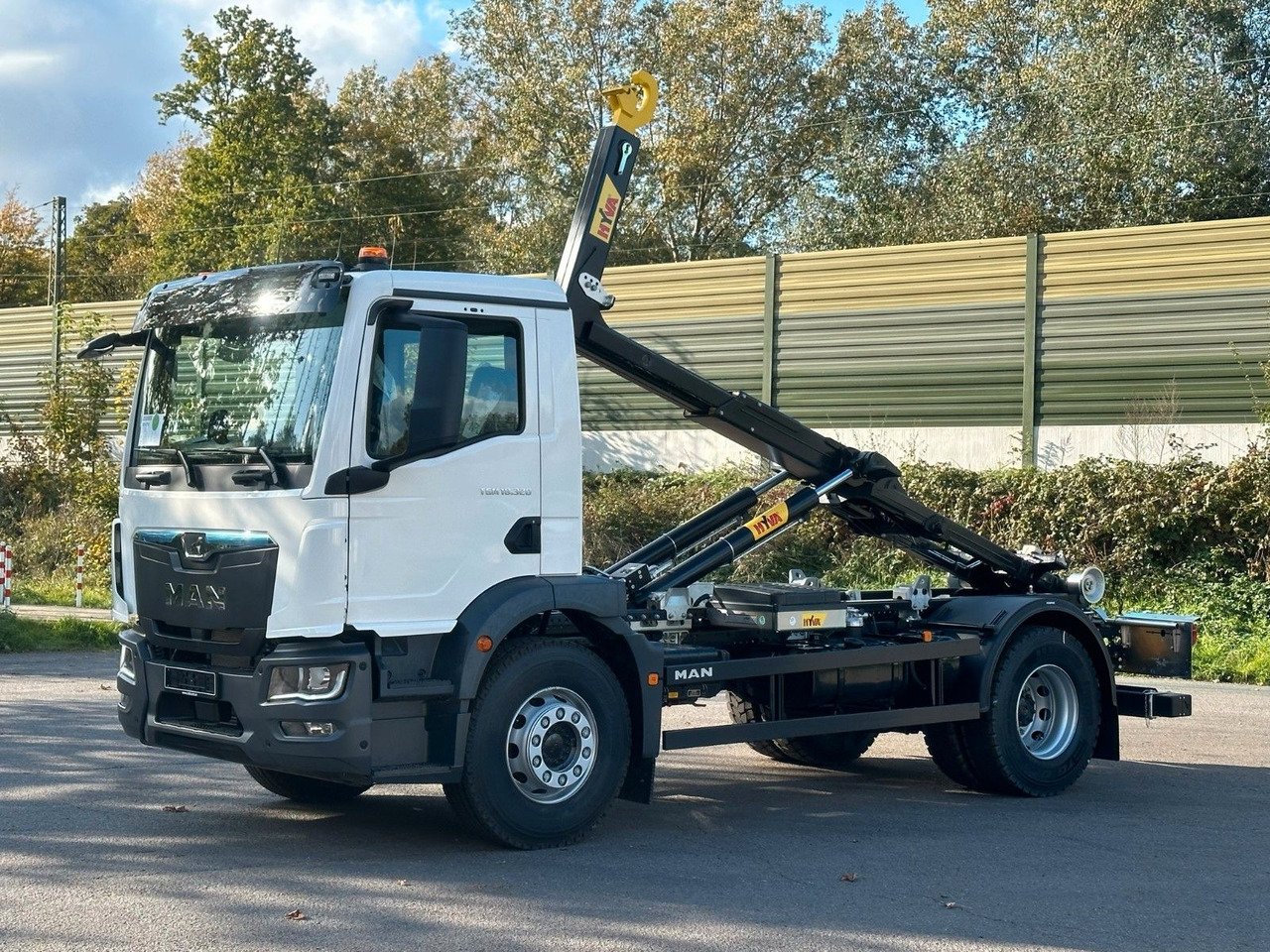 MAN TGM 18.320 4x2 Euro 6e Hyva 12-45 - Мултилифт с кука камион, Камион с кран: снимка 2 MAN TGM 18.320 4x2 Euro 6e Hyva 12-45 - Мултилифт с кука камион, Камион с кран: снимка 2