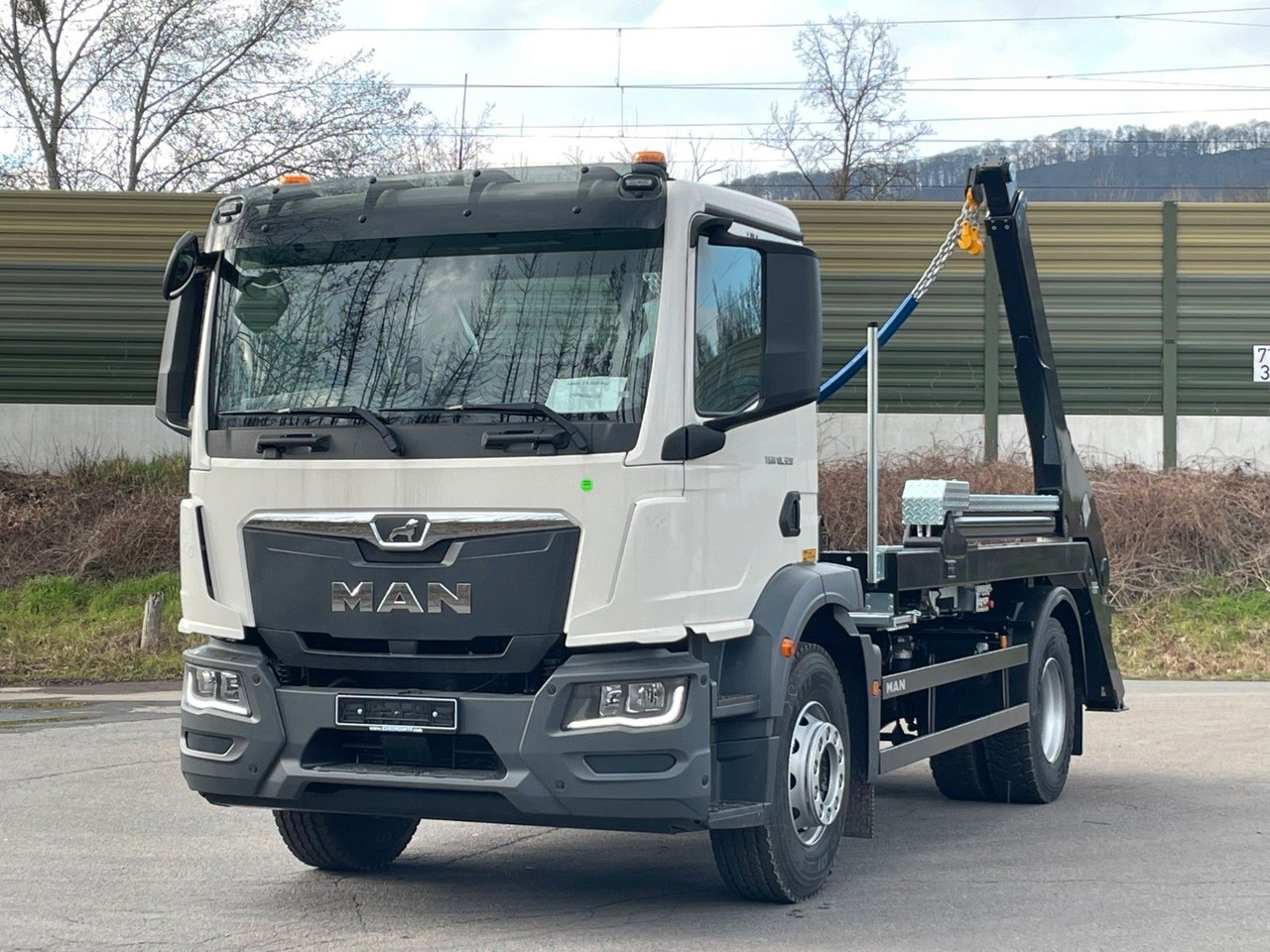 MAN TGM 18.320 4x2 Euro 6e Hyva Absetzkipper - Самосвал камион, Камион с кран: снимка 2 MAN TGM 18.320 4x2 Euro 6e Hyva Absetzkipper - Самосвал камион, Камион с кран: снимка 2