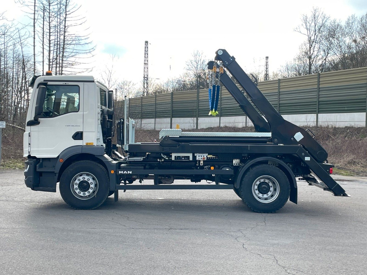 MAN TGM 18.320 4x2 Euro 6e Hyva Absetzkipper - Самосвал камион, Камион с кран: снимка 3 MAN TGM 18.320 4x2 Euro 6e Hyva Absetzkipper - Самосвал камион, Камион с кран: снимка 3