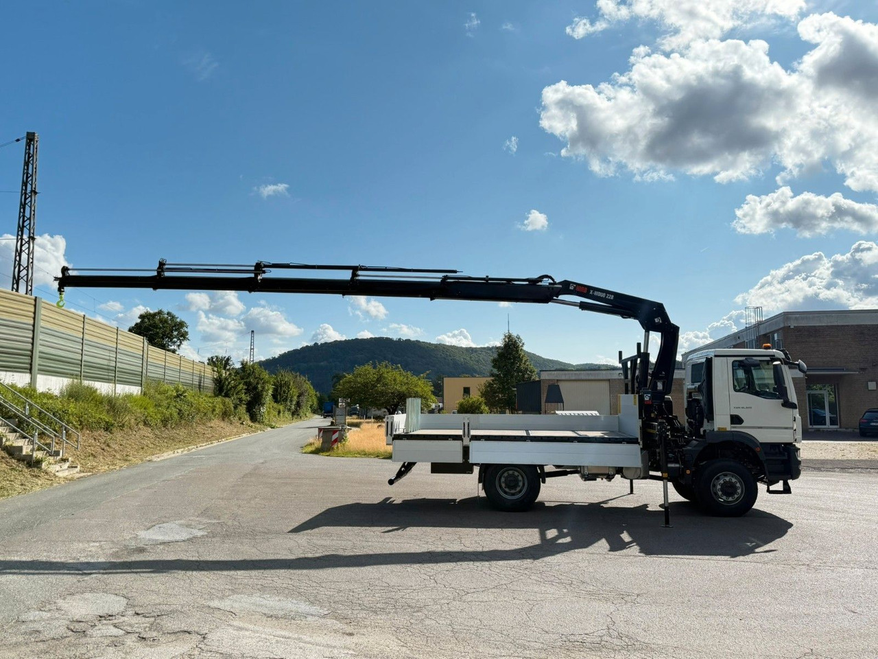 MAN TGM 18.320 4x4 Hiab 228-4 Kran - Камион с кран: снимка 4 MAN TGM 18.320 4x4 Hiab 228-4 Kran - Камион с кран: снимка 4