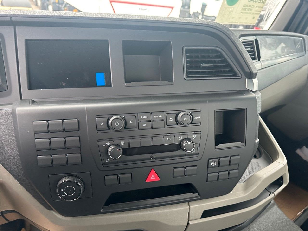 MAN TGS 18.400 4x4 Euro 6e Hyva Absetzkipper - Самосвал камион, Камион с кран: снимка 5 MAN TGS 18.400 4x4 Euro 6e Hyva Absetzkipper - Самосвал камион, Камион с кран: снимка 5