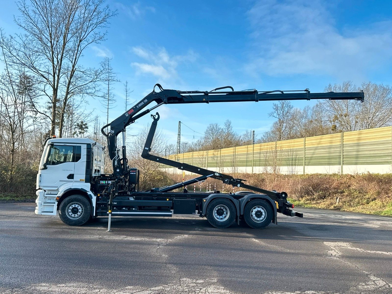 MAN TGS 26.470 6x2 Abrollkipper + Kran Hiab 138-3 - Мултилифт с кука камион, Камион с кран: снимка 3 MAN TGS 26.470 6x2 Abrollkipper + Kran Hiab 138-3 - Мултилифт с кука камион, Камион с кран: снимка 3