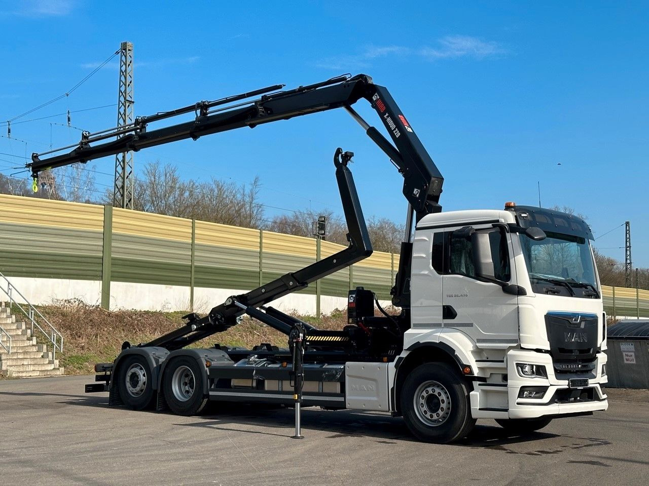 MAN TGS 26.470 6x2 Abrollkipper + Kran Hiab 228-4 - Мултилифт с кука камион, Камион с кран: снимка 3 MAN TGS 26.470 6x2 Abrollkipper + Kran Hiab 228-4 - Мултилифт с кука камион, Камион с кран: снимка 3