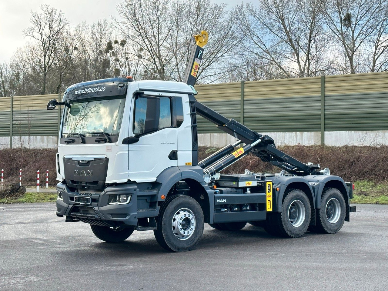 MAN TGS 33.440 6x4 Euro6e Abrollkipper Hyva - Мултилифт с кука камион, Камион с кран: снимка 2 MAN TGS 33.440 6x4 Euro6e Abrollkipper Hyva - Мултилифт с кука камион, Камион с кран: снимка 2