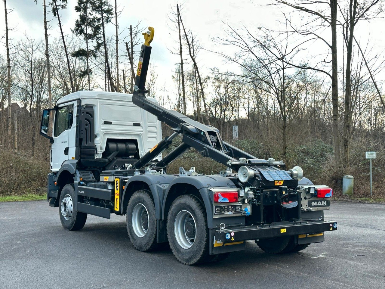 MAN TGS 33.440 6x4 Euro6e Abrollkipper Hyva - Мултилифт с кука камион, Камион с кран: снимка 4 MAN TGS 33.440 6x4 Euro6e Abrollkipper Hyva - Мултилифт с кука камион, Камион с кран: снимка 4