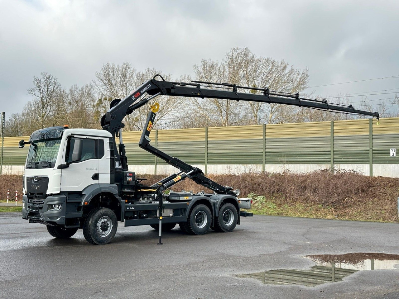 MAN TGS 33.440 6x6 BB Abrollkipper+Kran Hiab 228-6 - Мултилифт с кука камион, Камион с кран: снимка 2 MAN TGS 33.440 6x6 BB Abrollkipper+Kran Hiab 228-6 - Мултилифт с кука камион, Камион с кран: снимка 2