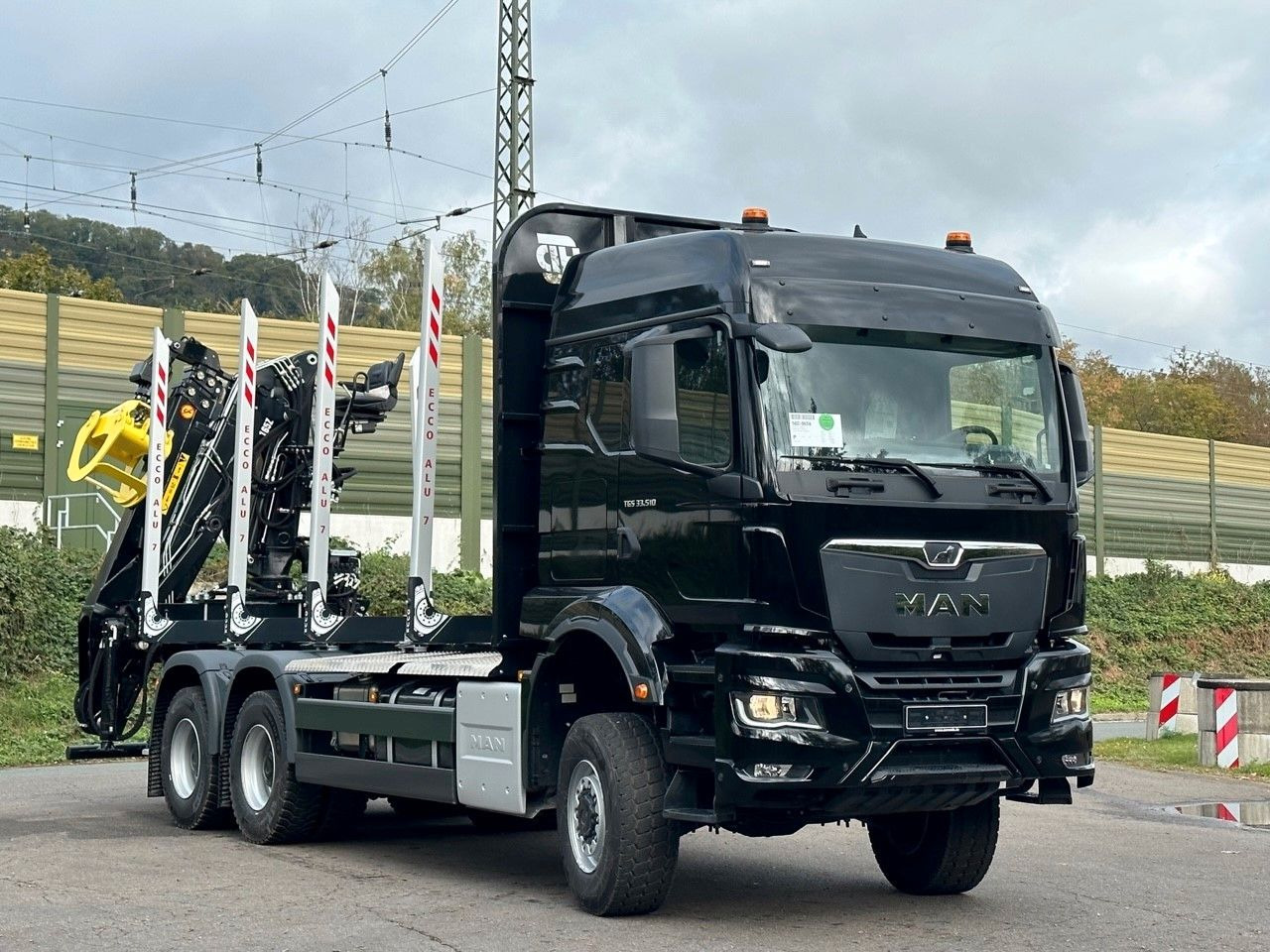 MAN TGS 33.520 6X6 Euro6e LogLift 165 Z - Камион за дърва, Камион с кран: снимка 1 MAN TGS 33.520 6X6 Euro6e LogLift 165 Z - Камион за дърва, Камион с кран: снимка 1