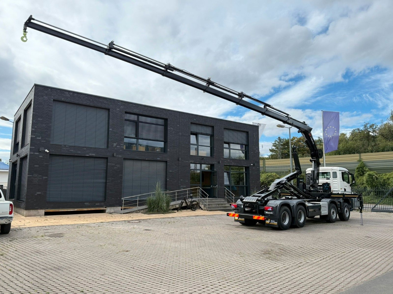 MAN TGS 35.480 8x4 Abrollkipper + Kran HIAB 228-6 - Мултилифт с кука камион, Камион с кран: снимка 4 MAN TGS 35.480 8x4 Abrollkipper + Kran HIAB 228-6 - Мултилифт с кука камион, Камион с кран: снимка 4