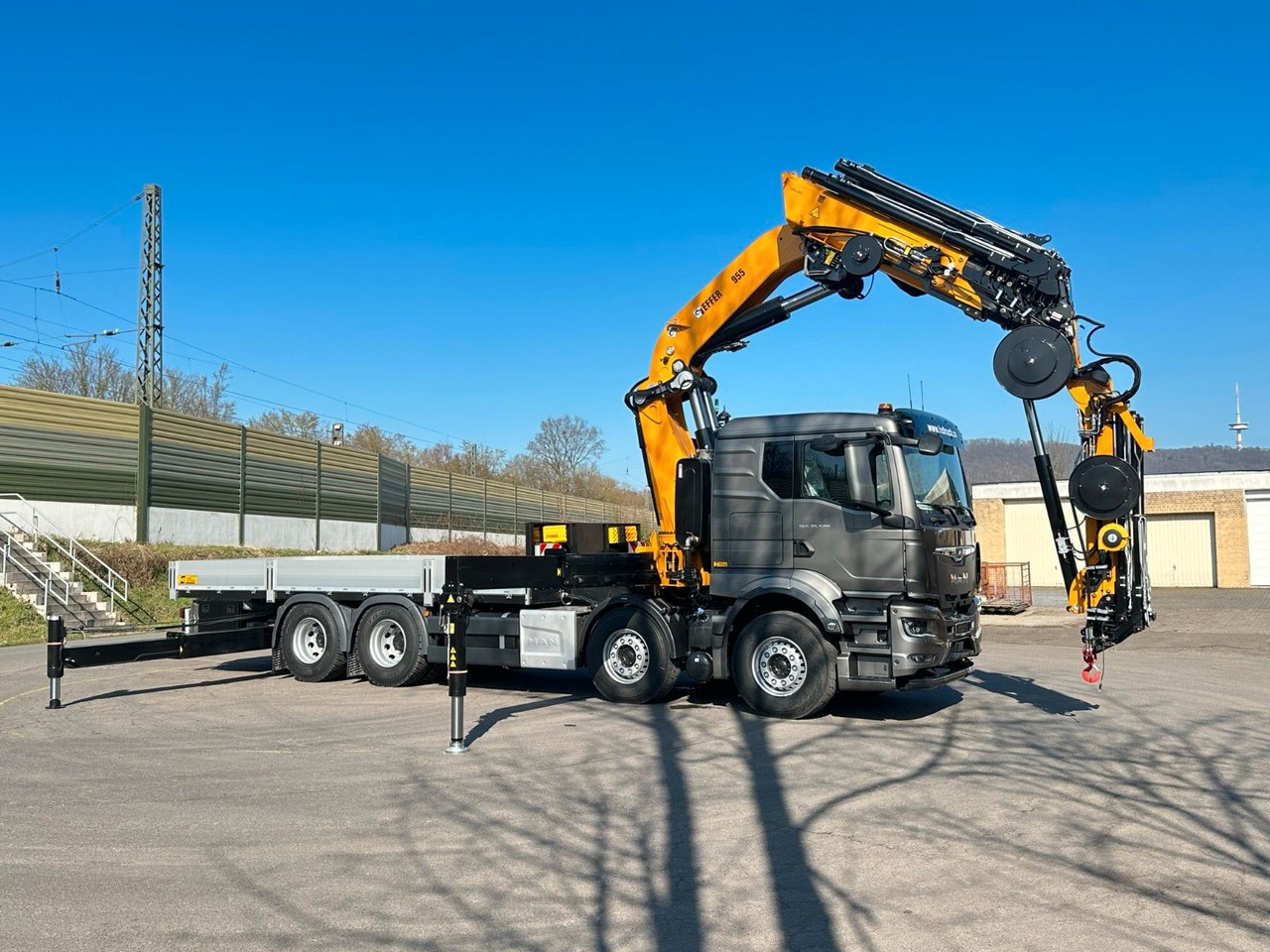 MAN TGS 35.520 8X4 TG 3 EFFER 955-8s +Jib 6sAUTOKRAN - Бордови камион, Камион с кран: снимка 1 MAN TGS 35.520 8X4 TG 3 EFFER 955-8s +Jib 6sAUTOKRAN - Бордови камион, Камион с кран: снимка 1