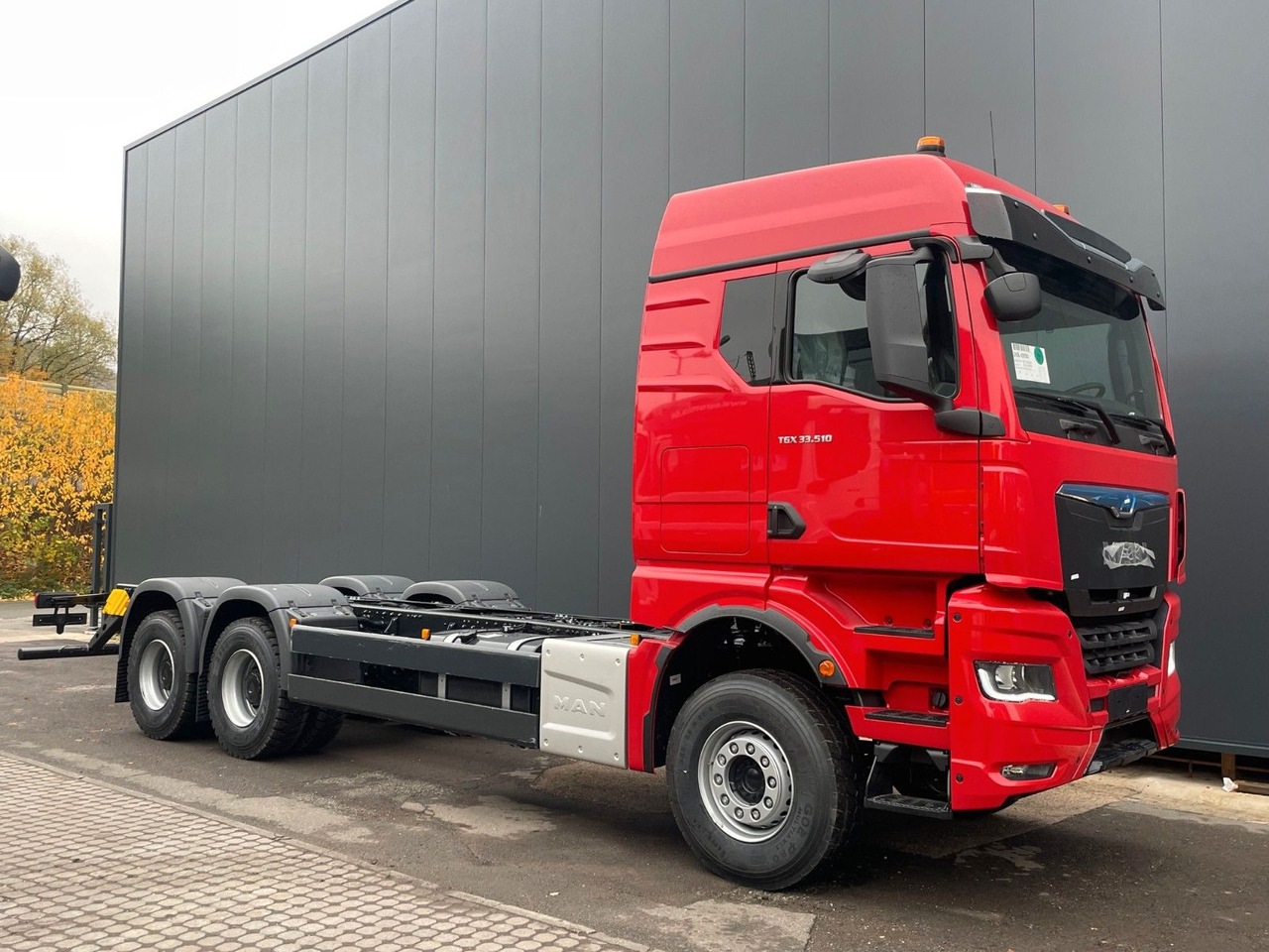 MAN TGX 33.510 6X4 BL - Шаси кабина: снимка 2 MAN TGX 33.510 6X4 BL - Шаси кабина: снимка 2