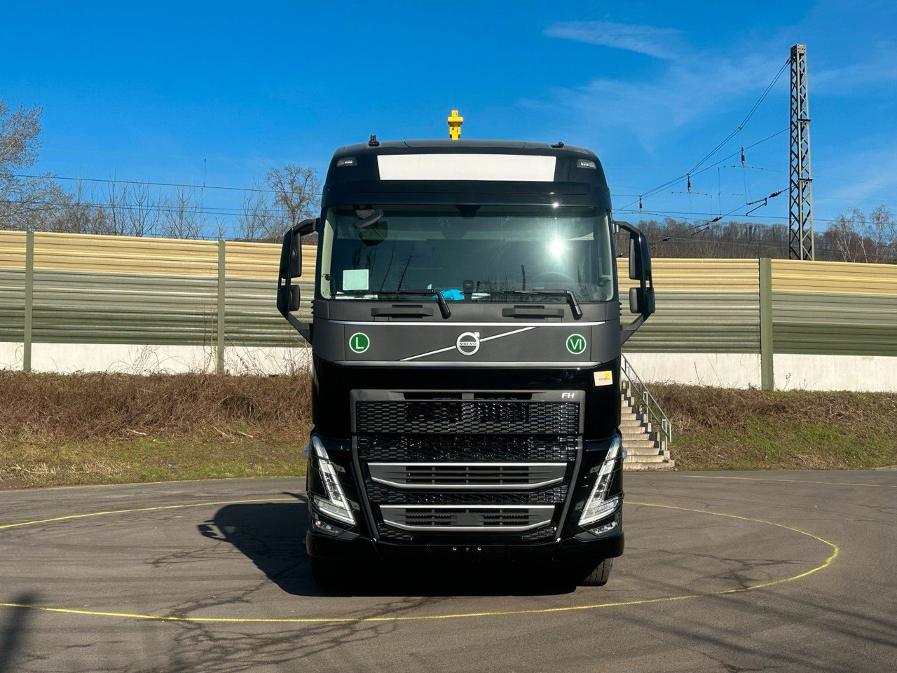 Volvo FH 540 6x4 Abrollkipper Hyva 20-60 - Мултилифт с кука камион, Камион с кран: снимка 3 Volvo FH 540 6x4 Abrollkipper Hyva 20-60 - Мултилифт с кука камион, Камион с кран: снимка 3