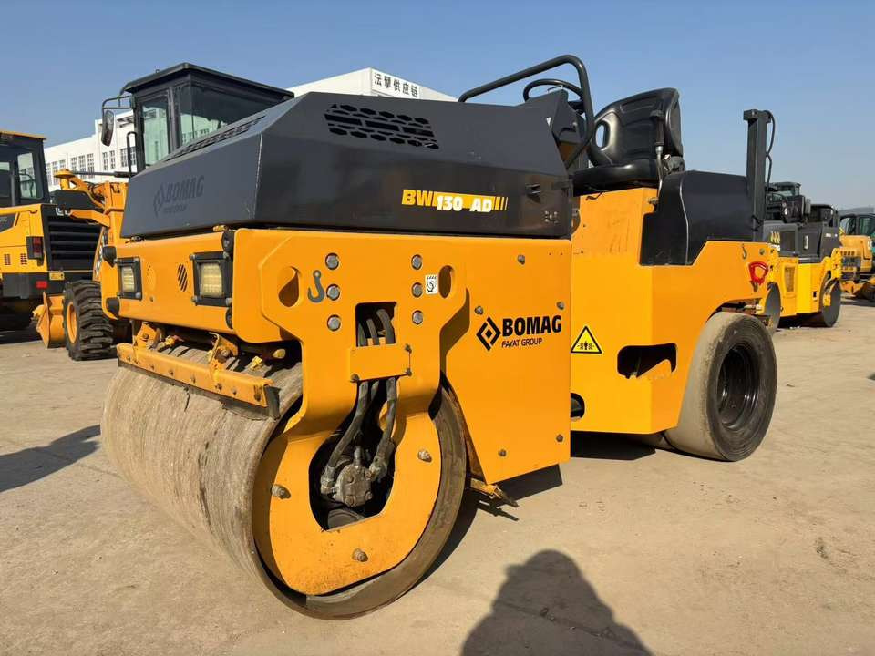 BOMAG BW130D Used Road Roller Construction Machinery for Sale in Good Condition - Пътен валяк: снимка 2 BOMAG BW130D Used Road Roller Construction Machinery for Sale in Good Condition - Пътен валяк: снимка 2