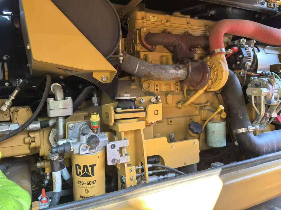 Beautiful High Quality Second-Hand CAT M315D2 Wheel Excavator Used Digger Machinery Engine After-sales Warranty Service - Колесен багер: снимка 4 Beautiful High Quality Second-Hand CAT M315D2 Wheel Excavator Used Digger Machinery Engine After-sales Warranty Service - Колесен багер: снимка 4