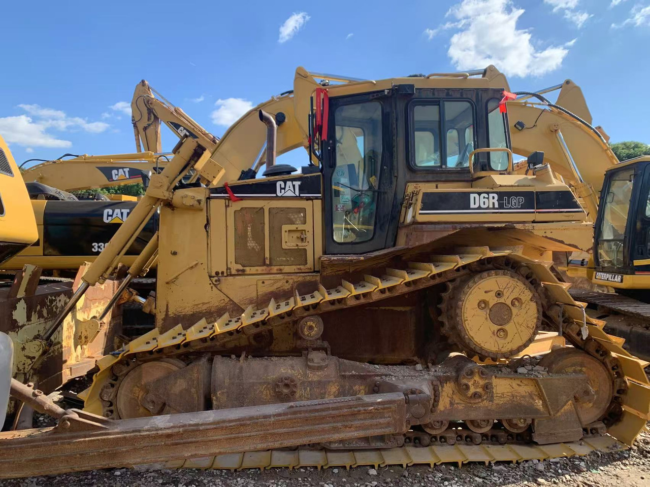 CATERPILLAR D6R - Булдозер: снимка 1 CATERPILLAR D6R - Булдозер: снимка 1