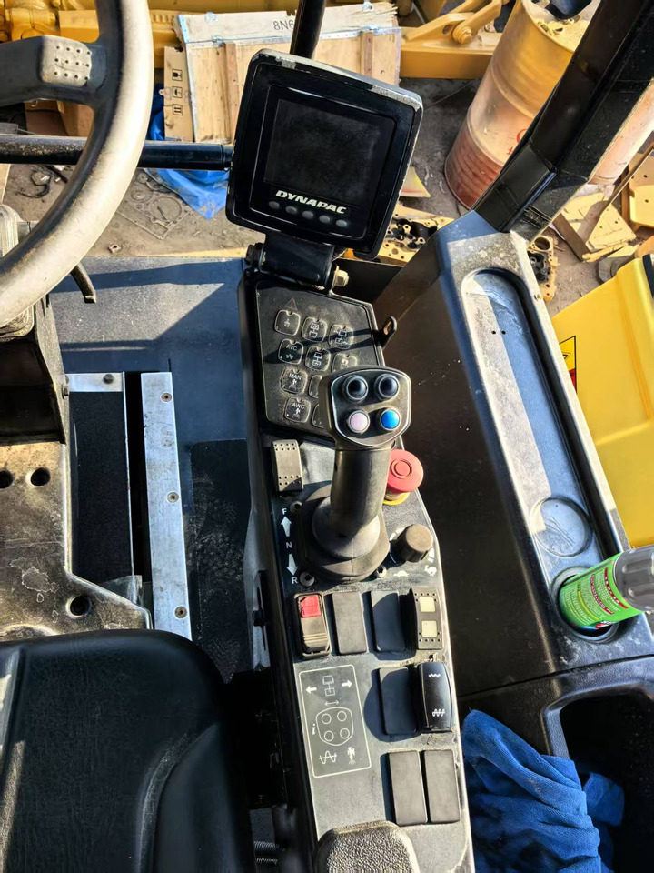 DYNAPAC CC6200 - Валяк: снимка 4 DYNAPAC CC6200 - Валяк: снимка 4
