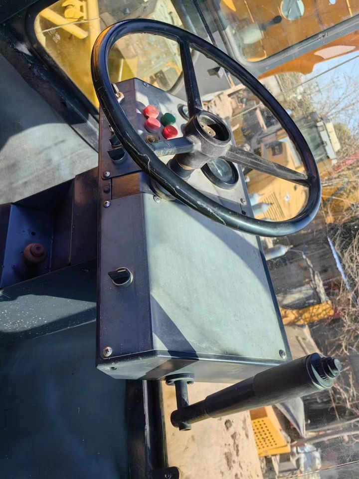 Fast Shipping Superior Quality Used Dynapac CA301D Road Roller Used Vibratory Soil Compactors Strong Power Single Drum Roller - Компактор: снимка 5 Fast Shipping Superior Quality Used Dynapac CA301D Road Roller Used Vibratory Soil Compactors Strong Power Single Drum Roller - Компактор: снимка 5