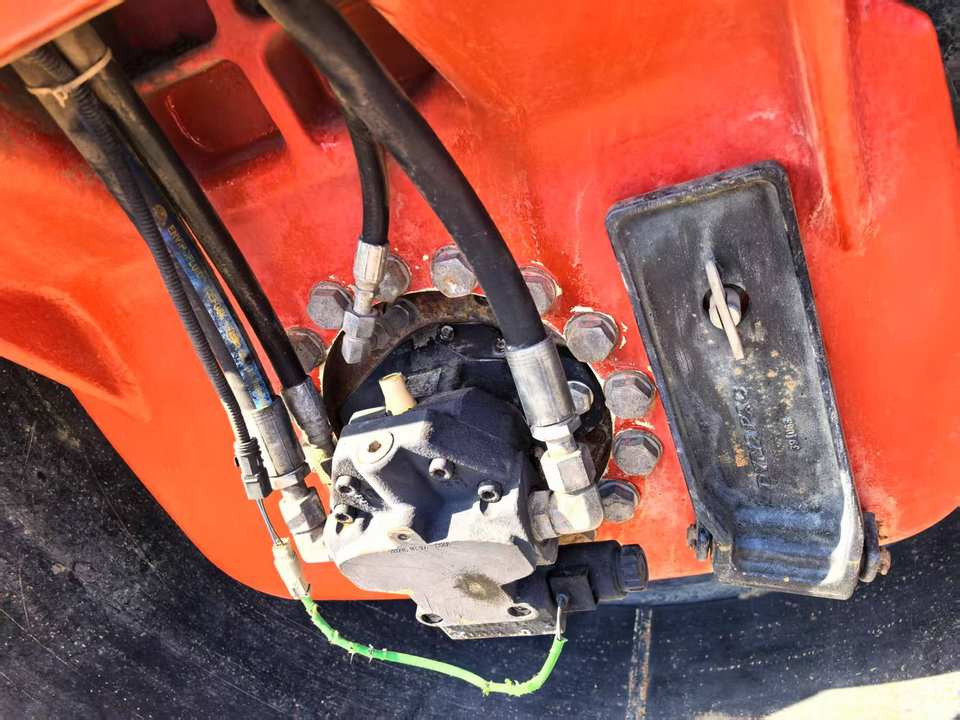 Hot Sale Used Dynapac CC6200 Road Roller Good Condition Double Steel Wheel Original Sweden Construction Machine Cheap Loader - Пътен валяк: снимка 5 Hot Sale Used Dynapac CC6200 Road Roller Good Condition Double Steel Wheel Original Sweden Construction Machine Cheap Loader - Пътен валяк: снимка 5