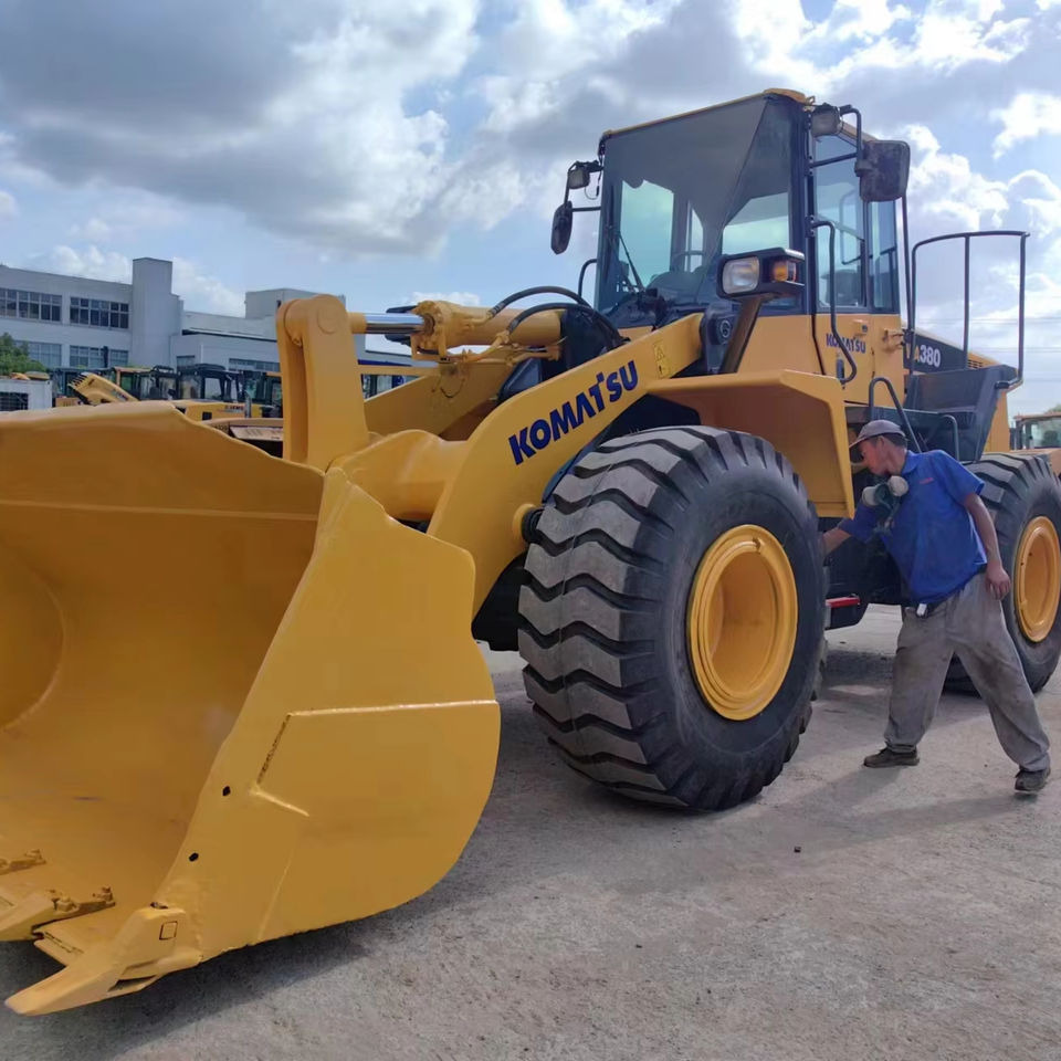 Hot Sale Used Komatsu WA380-6 Wheel Loader Backhoe Loader with Excellent Front Loading Feature - Колесен товарач: снимка 1 Hot Sale Used Komatsu WA380-6 Wheel Loader Backhoe Loader with Excellent Front Loading Feature - Колесен товарач: снимка 1