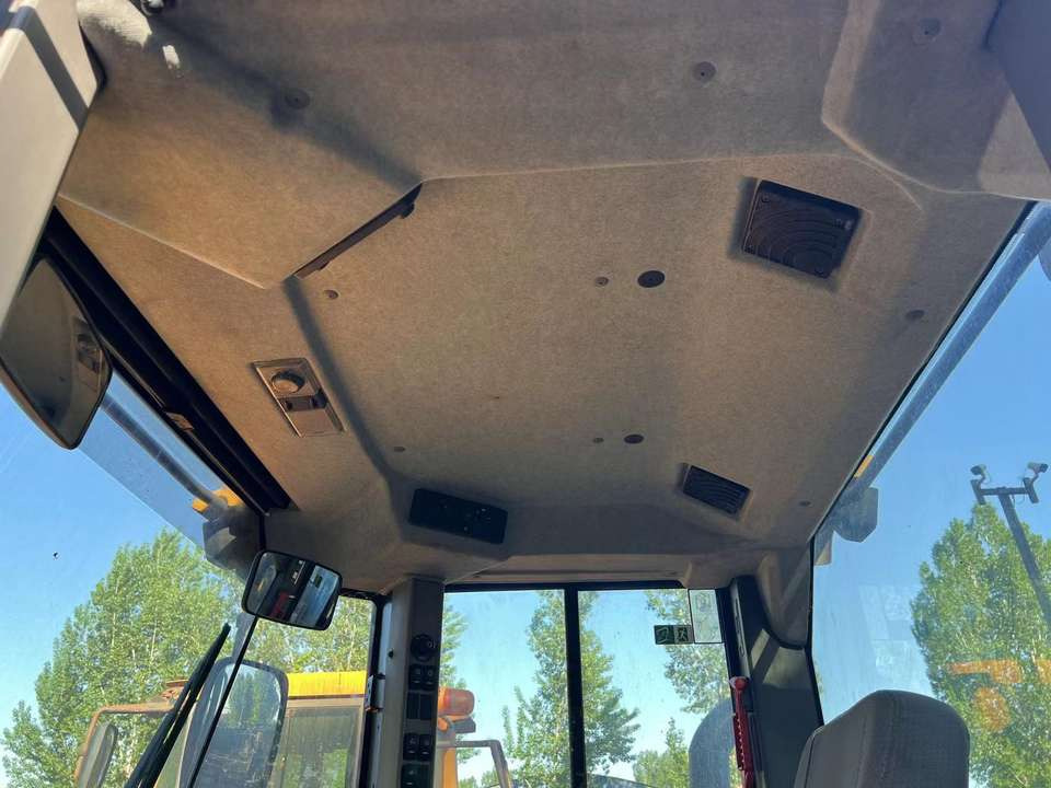 Hot Sale Used VOLVO L120GZ Loader Construction Machinery High Quality Loader VOLVO - Колесен товарач: снимка 3 Hot Sale Used VOLVO L120GZ Loader Construction Machinery High Quality Loader VOLVO - Колесен товарач: снимка 3