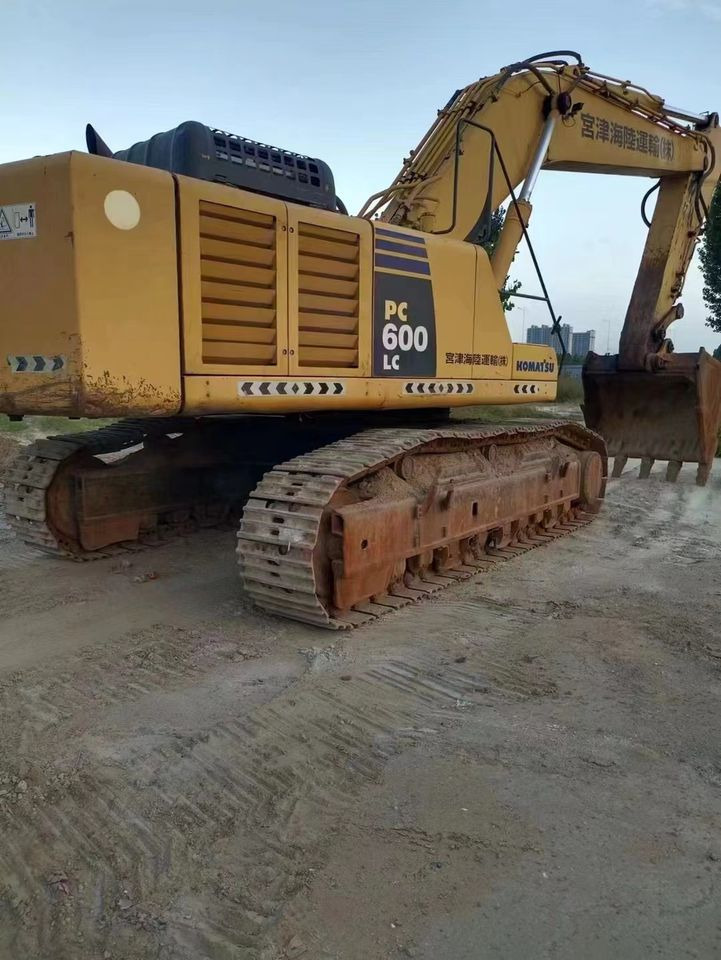 Original Good Condition USED Excavator PC600LC-8 60 Ton Excavator Crawler Excavator for Komatsu on Sale - Верижен багер: снимка 2 Original Good Condition USED Excavator PC600LC-8 60 Ton Excavator Crawler Excavator for Komatsu on Sale - Верижен багер: снимка 2