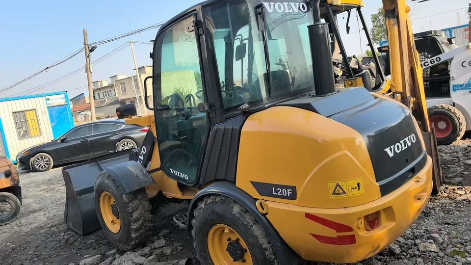 Preferential Price Used Volvo L20F Small Skid Steer Loader Secondhand VOLVO L20f Mini Wheel Loader in Good Condition for Sale - Колесен товарач: снимка 2 Preferential Price Used Volvo L20F Small Skid Steer Loader Secondhand VOLVO L20f Mini Wheel Loader in Good Condition for Sale - Колесен товарач: снимка 2