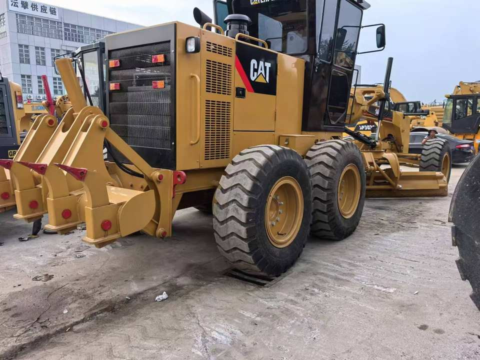 Second Hand Used Construction Machinery Japanese CAT 140G Grader Caterpillar Brand for Sale With Good Condition and Price - Грейдер: снимка 3 Second Hand Used Construction Machinery Japanese CAT 140G Grader Caterpillar Brand for Sale With Good Condition and Price - Грейдер: снимка 3