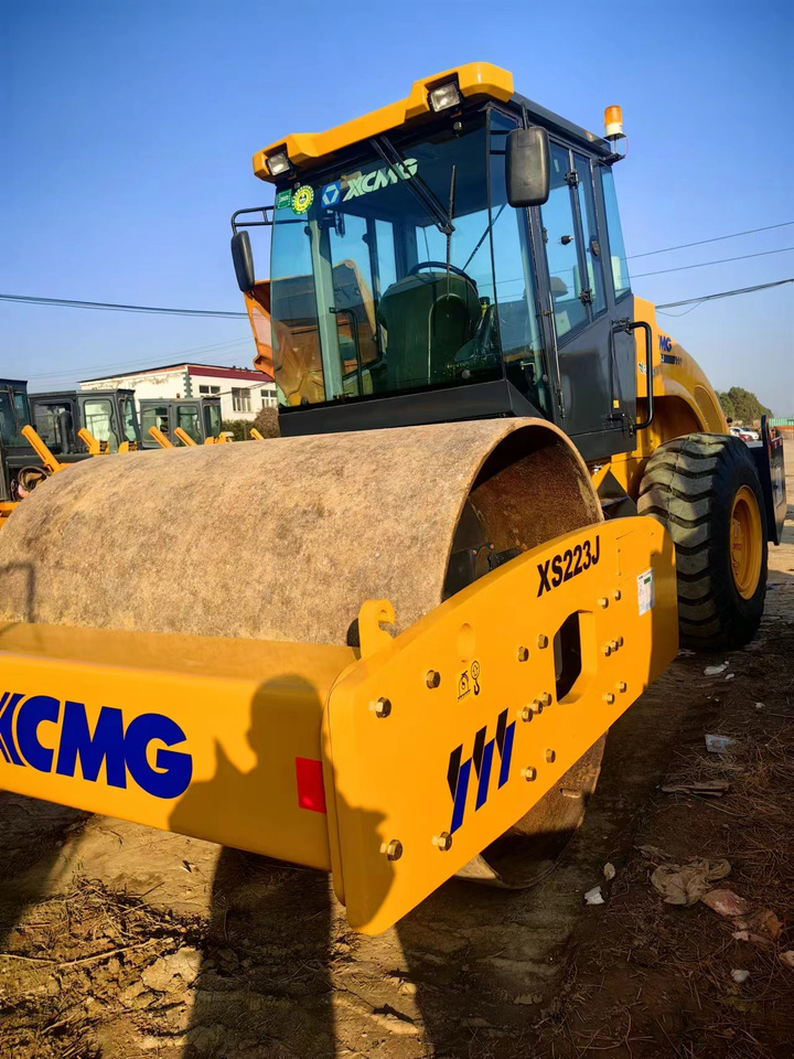 XCMG XS223J - Компактор: снимка 2 XCMG XS223J - Компактор: снимка 2