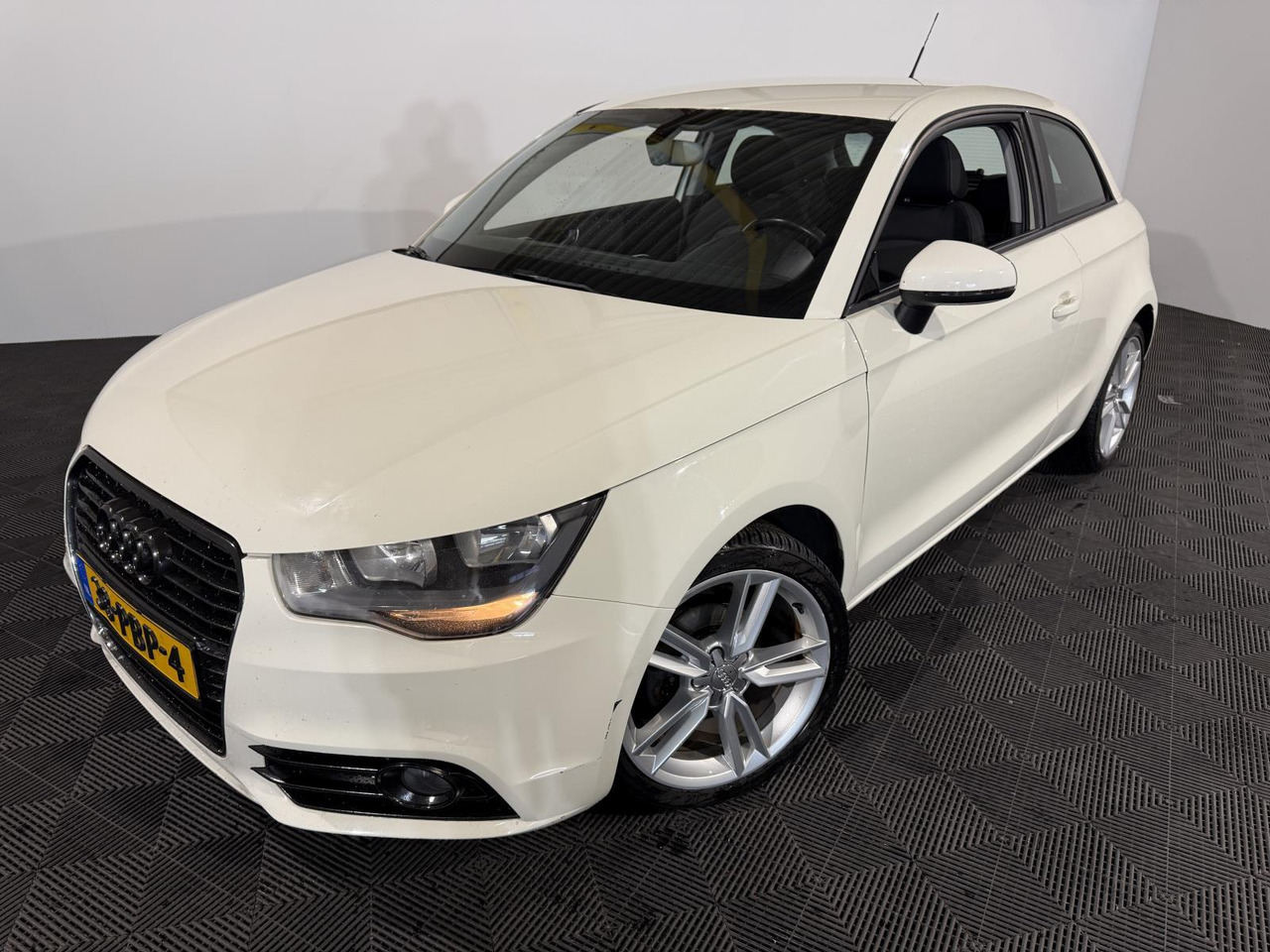 Audi | A1 | 1.2 TFSI Ambition Pro Line | 2011 | 173.570 km | 38PBP4 | Logisch - Хечбек: снимка 1 Audi | A1 | 1.2 TFSI Ambition Pro Line | 2011 | 173.570 km | 38PBP4 | Logisch - Хечбек: снимка 1