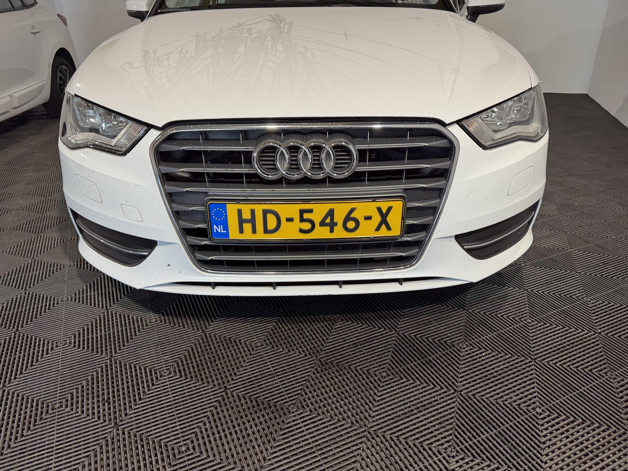 Audi A3 1.2 TFSI Attraction Pro Line Aut.| 2015 | 177.618 km | HD-546-X - Хечбек: снимка 2 Audi A3 1.2 TFSI Attraction Pro Line Aut.| 2015 | 177.618 km | HD-546-X - Хечбек: снимка 2